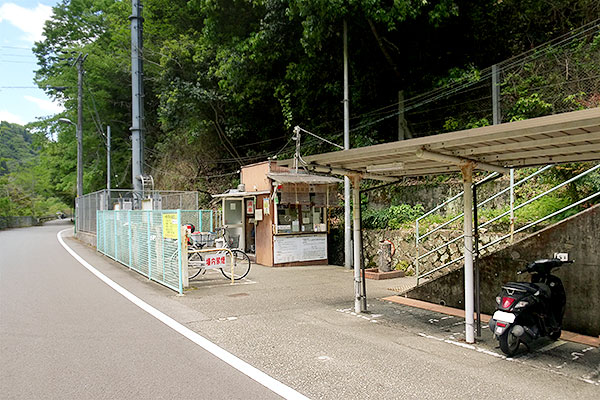 宝塚市　武田尾駅前自転車駐車場